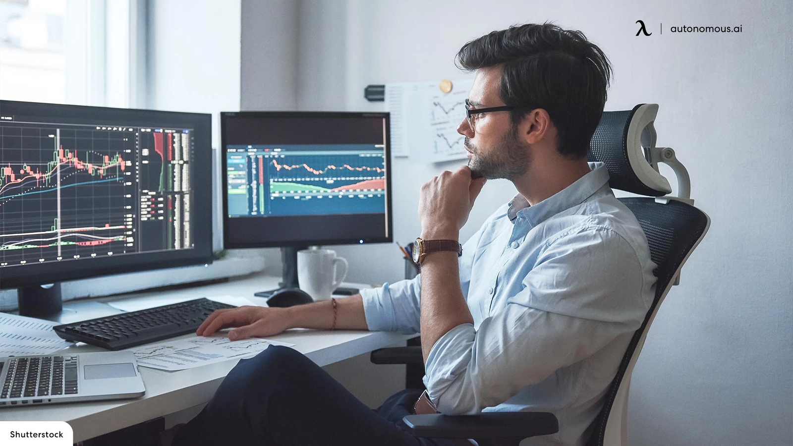 8 Monitor Setups for Day Trading (A Complete Guide of 2024)