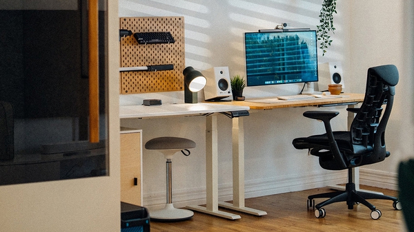 野又穫 standing still Standing & Height-Adjustable Desks | Source Office Furniture