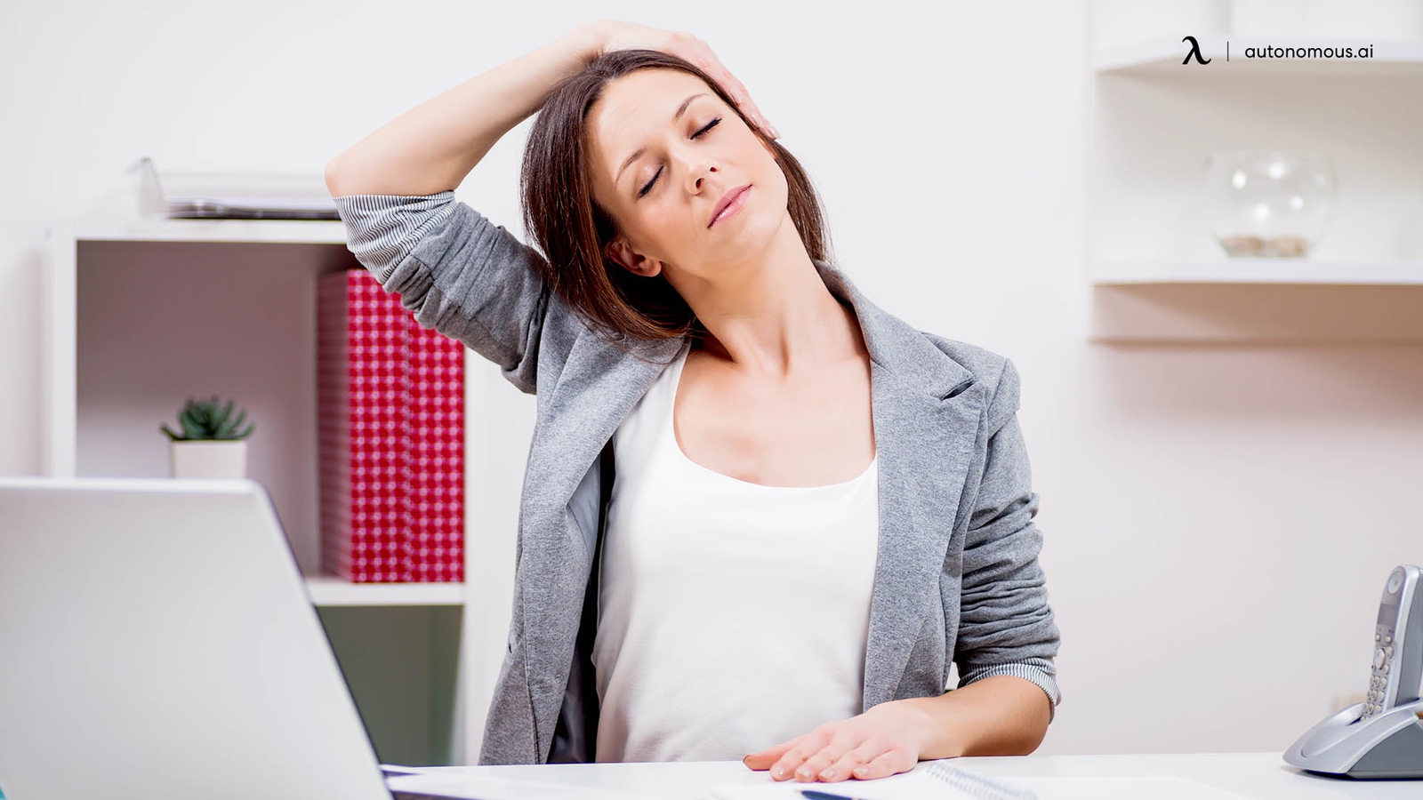 15 Seated Stretching Exercises For Students and Office Workers
