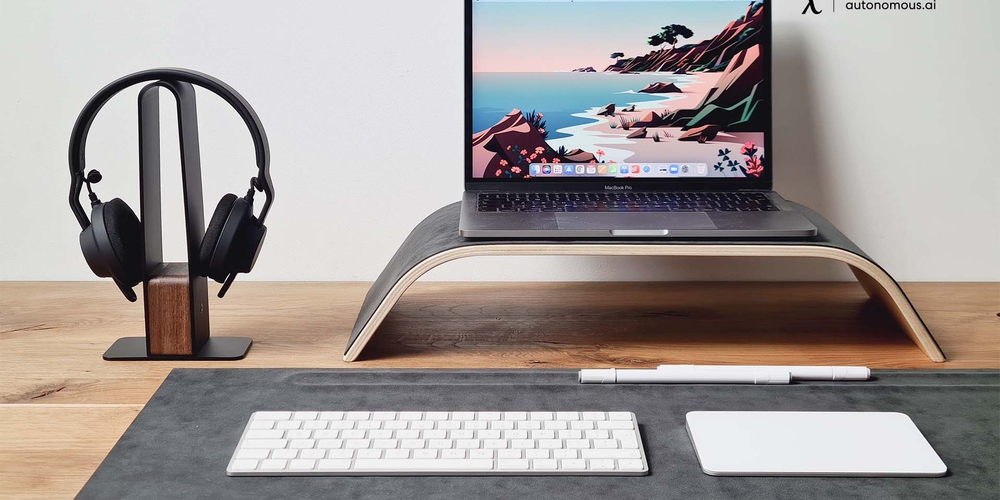 5 Wireless Charging Desk Pads (2023 Listing)
