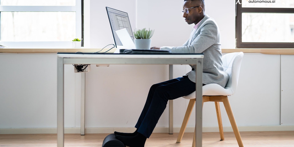 Top 5 Adjustable Footrests Under Desk To Use In Office