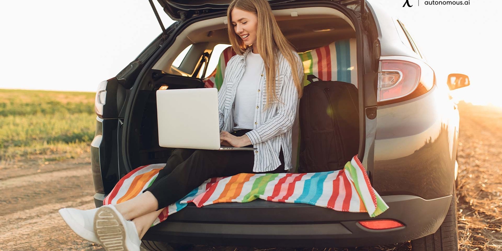 How to Travel While Working Remotely